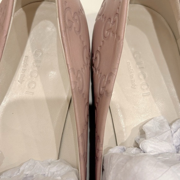 Authentic Gucci Women's Blush Pink Leather Loafers - Picture 3 of 8
